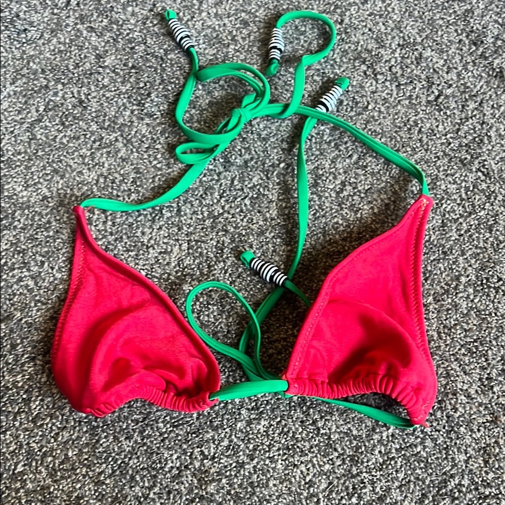 Goldie swim triangle top